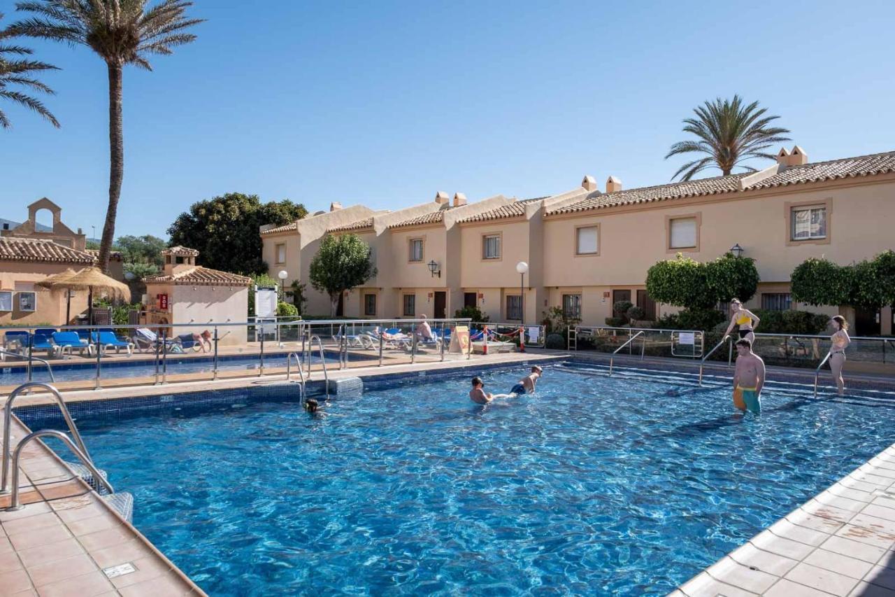 Family & Beach Apartments Mijas Costa & Fuengirola By Alfresco Stays El Faro Esterno foto