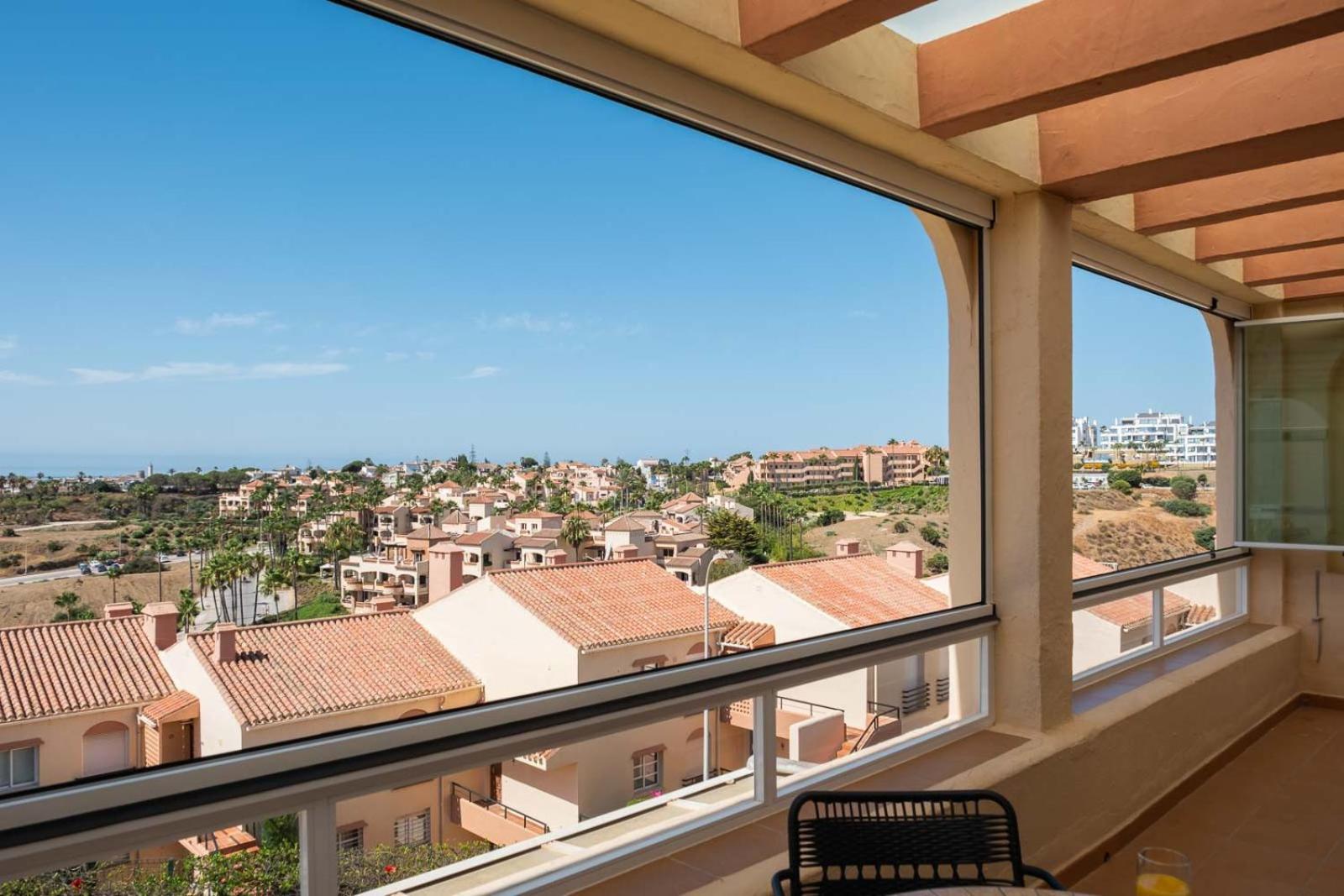Family & Beach Apartments Mijas Costa & Fuengirola By Alfresco Stays El Faro Esterno foto