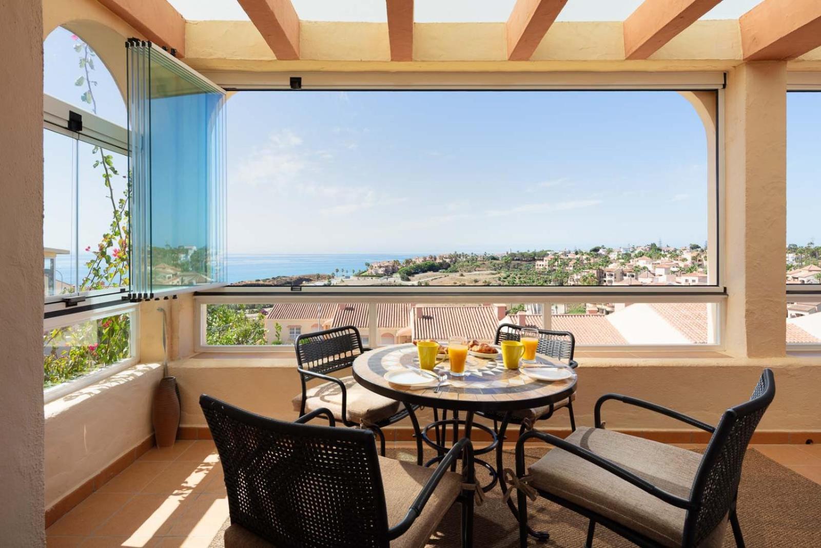 Family & Beach Apartments Mijas Costa & Fuengirola By Alfresco Stays El Faro Esterno foto