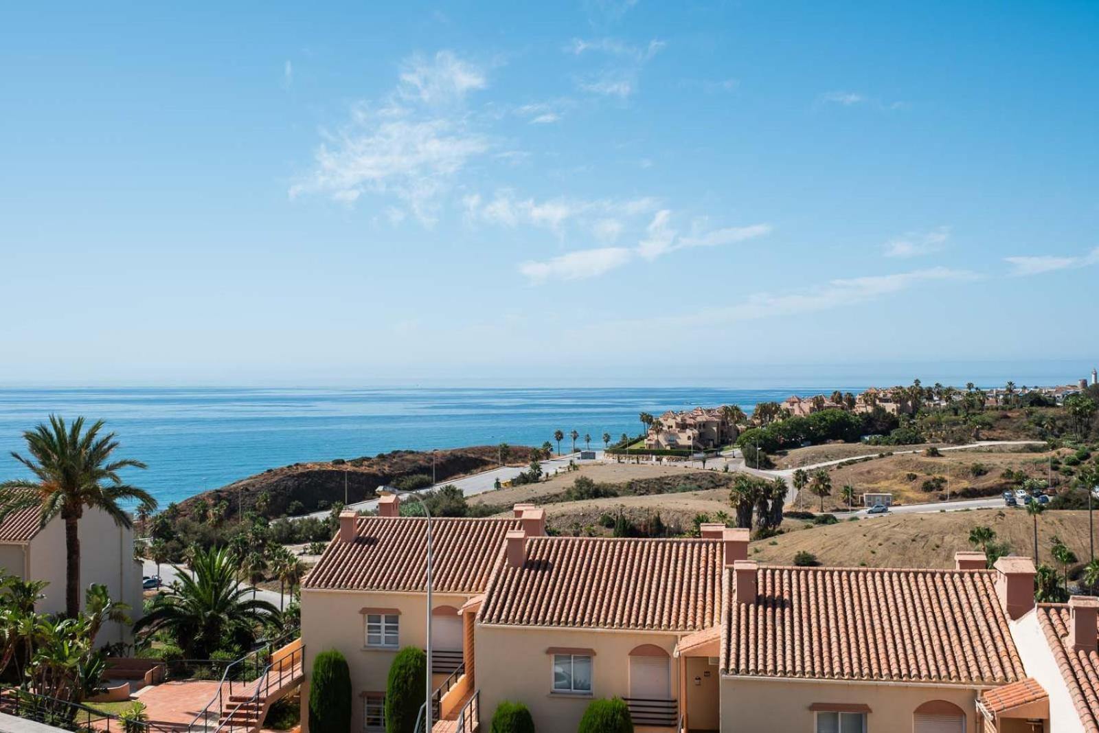 Family & Beach Apartments Mijas Costa & Fuengirola By Alfresco Stays El Faro Esterno foto